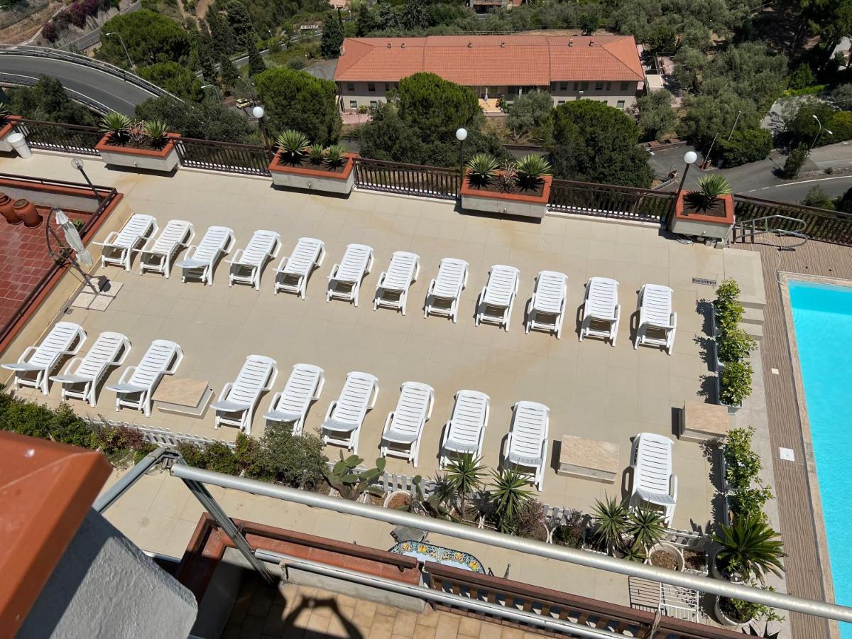 Chez Marie Apartment Taormina Bagian luar foto